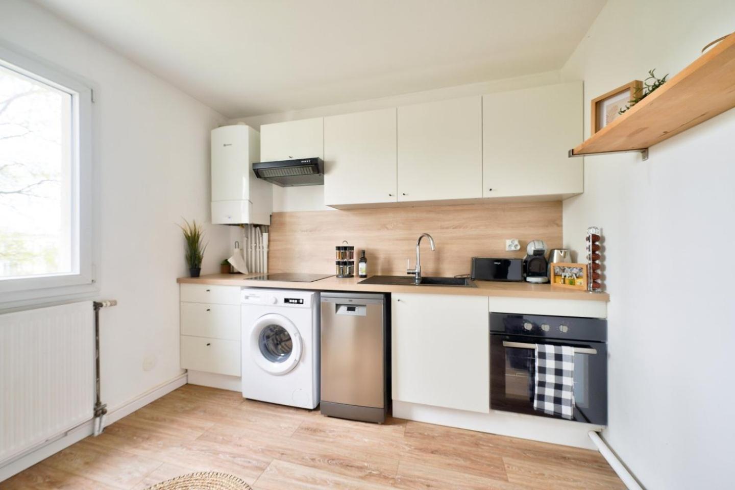 Le Cosy Yellow Appartement Lumineux A 5 Min De La Gare D'Evry Avec Parking Gratuit Courcouronnes ภายนอก รูปภาพ