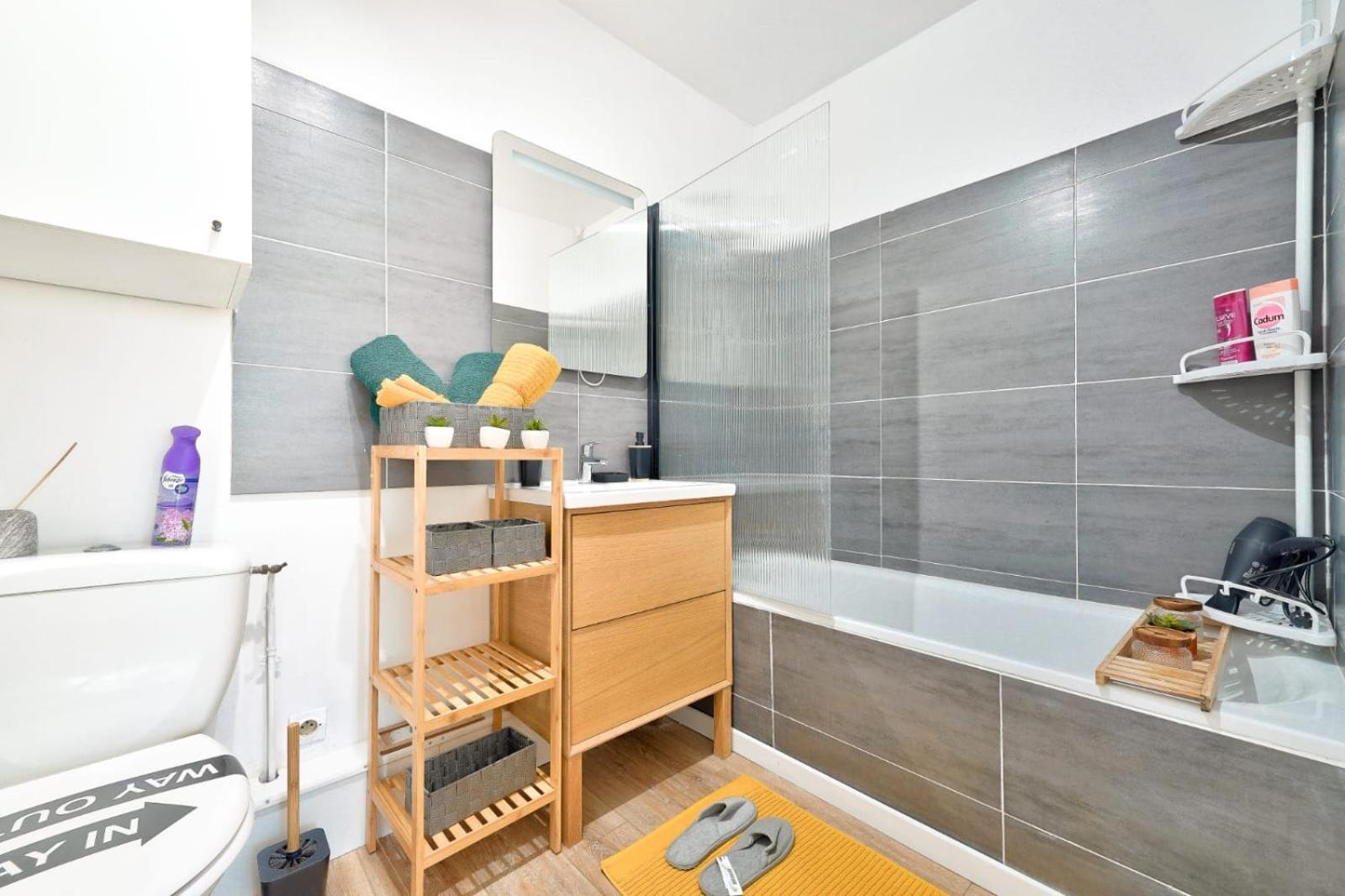 Le Cosy Yellow Appartement Lumineux A 5 Min De La Gare D'Evry Avec Parking Gratuit Courcouronnes ภายนอก รูปภาพ